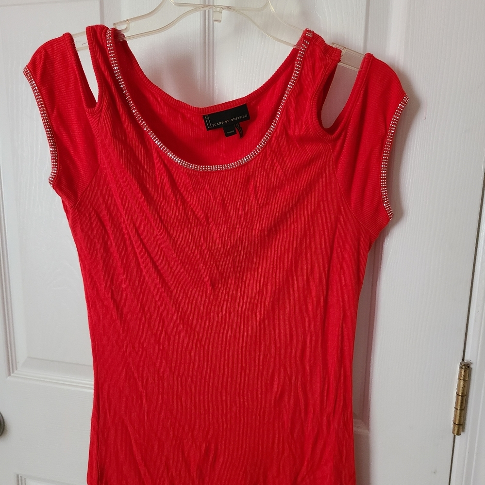 Red cold shoulder Jeans by Buffalo top sz XL